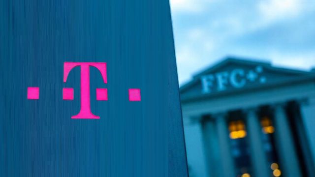 US Cellular Urges FCC to Approve T-Mobile Merger Proposal